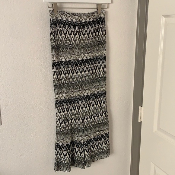 Alexis Allison Black Forest Romper - Picture 4 of 15